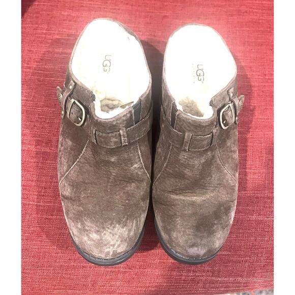 UGG 1910 Lili Brown Shearling Buckle Slip On Clogs Mules Comfort Shoe Size 9 - Picture 2 of 11